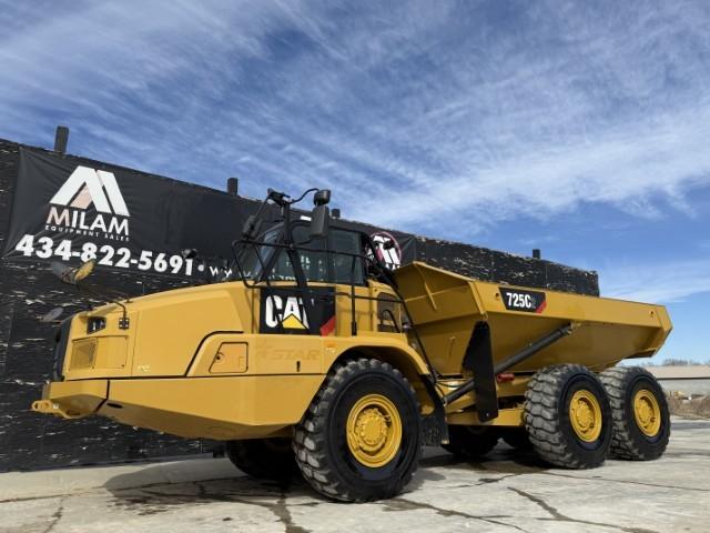 2020 Caterpillar 725C2 - 6x6 - 25 Ton